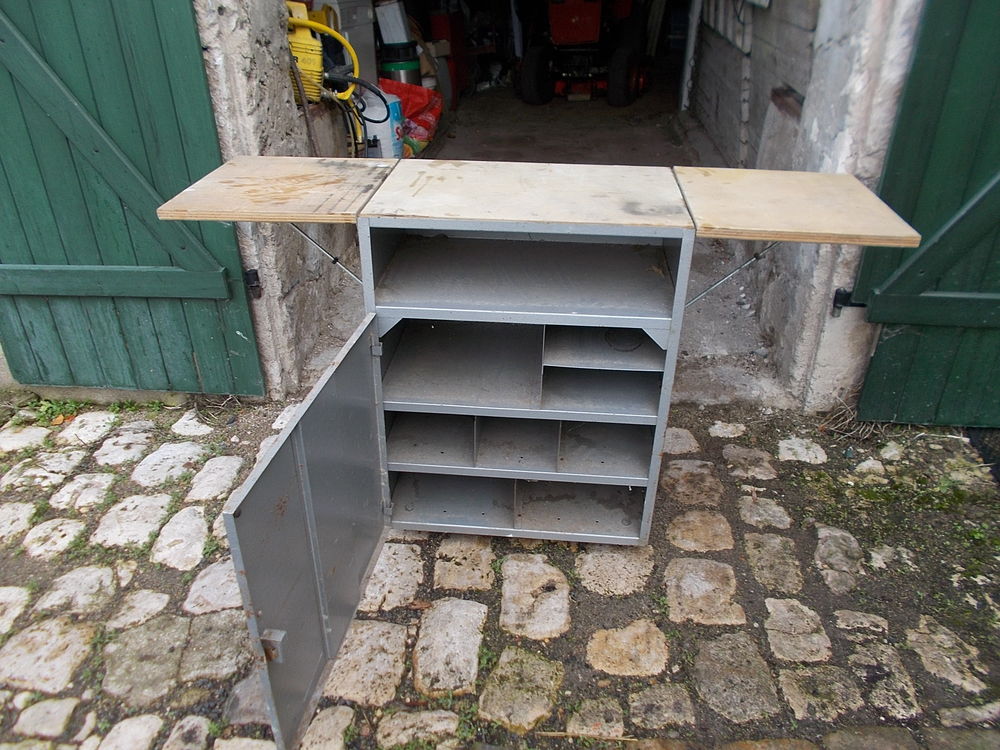 meuble &eacute;tabli avec une porte faire un prix Bricolage