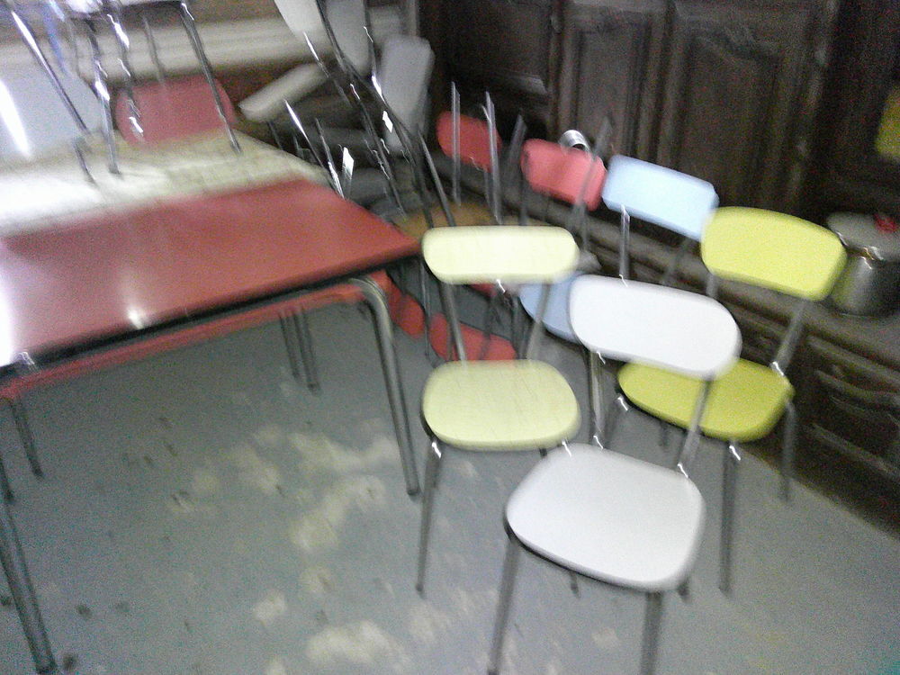 10 CHAISES DE BISTROT Meubles