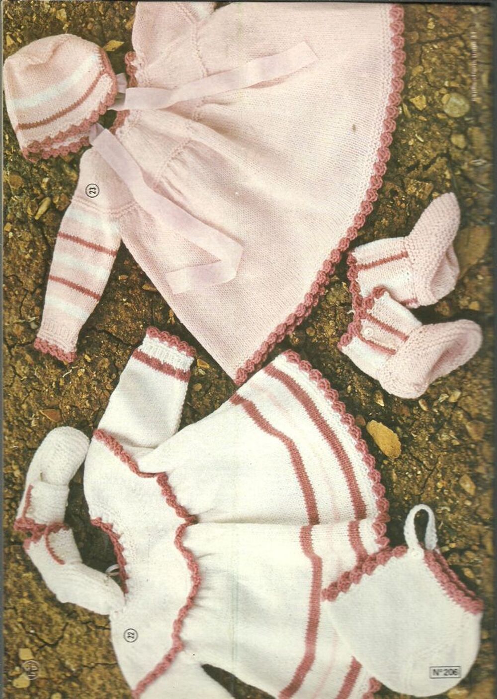  TOUT le TRICOT N&deg; 206 de d&eacute;cembre 1983 Layette et enfants Livres et BD