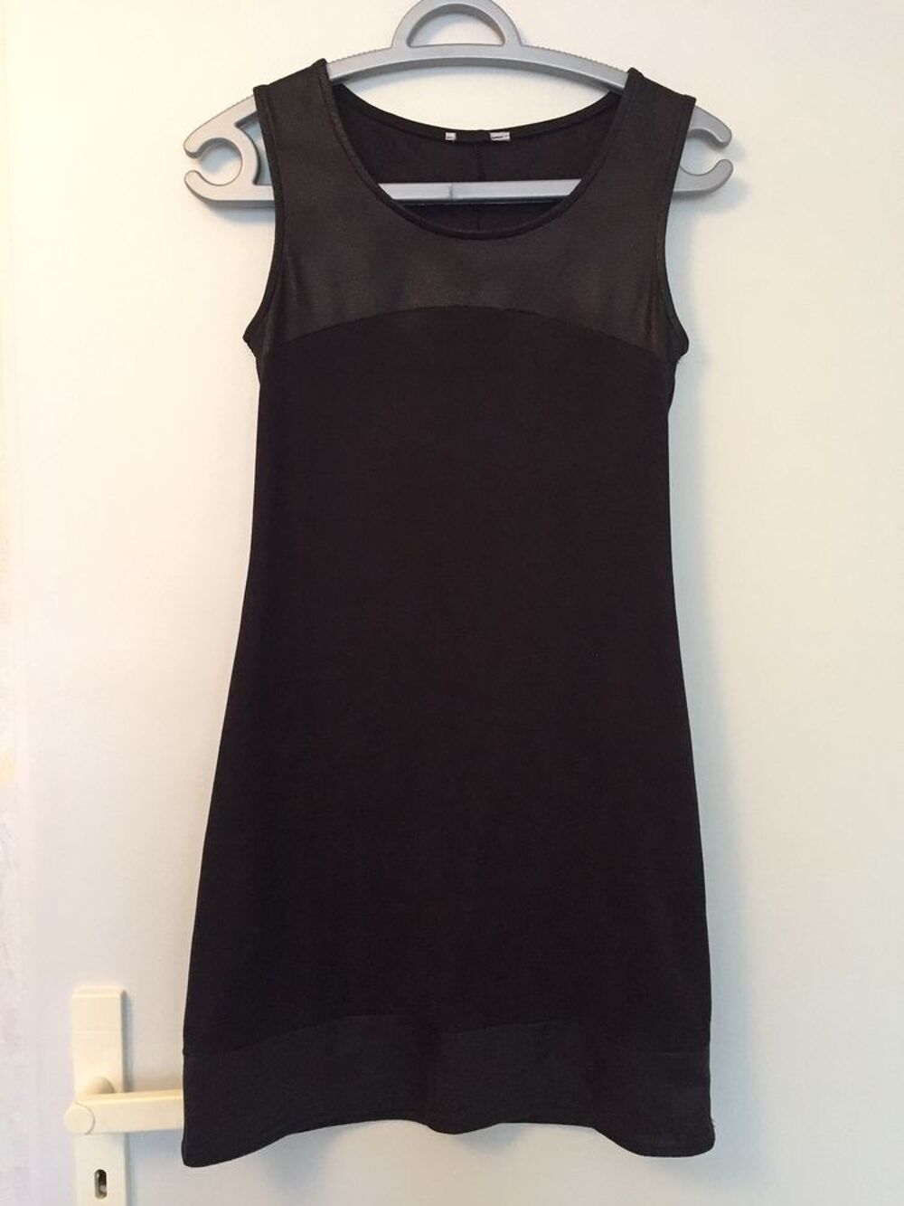 Robe su&eacute;dine noire Cache-Cache - T.36 Vêtements