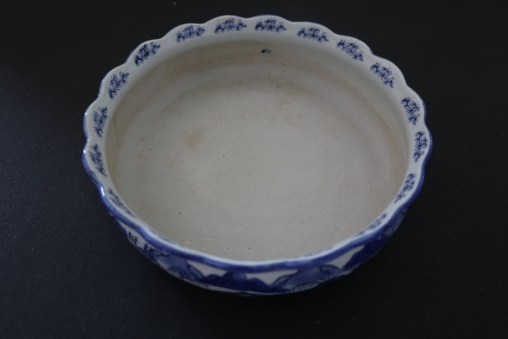 PLAT CHINOIS MOTIF PAYSAGE ET MAISON 