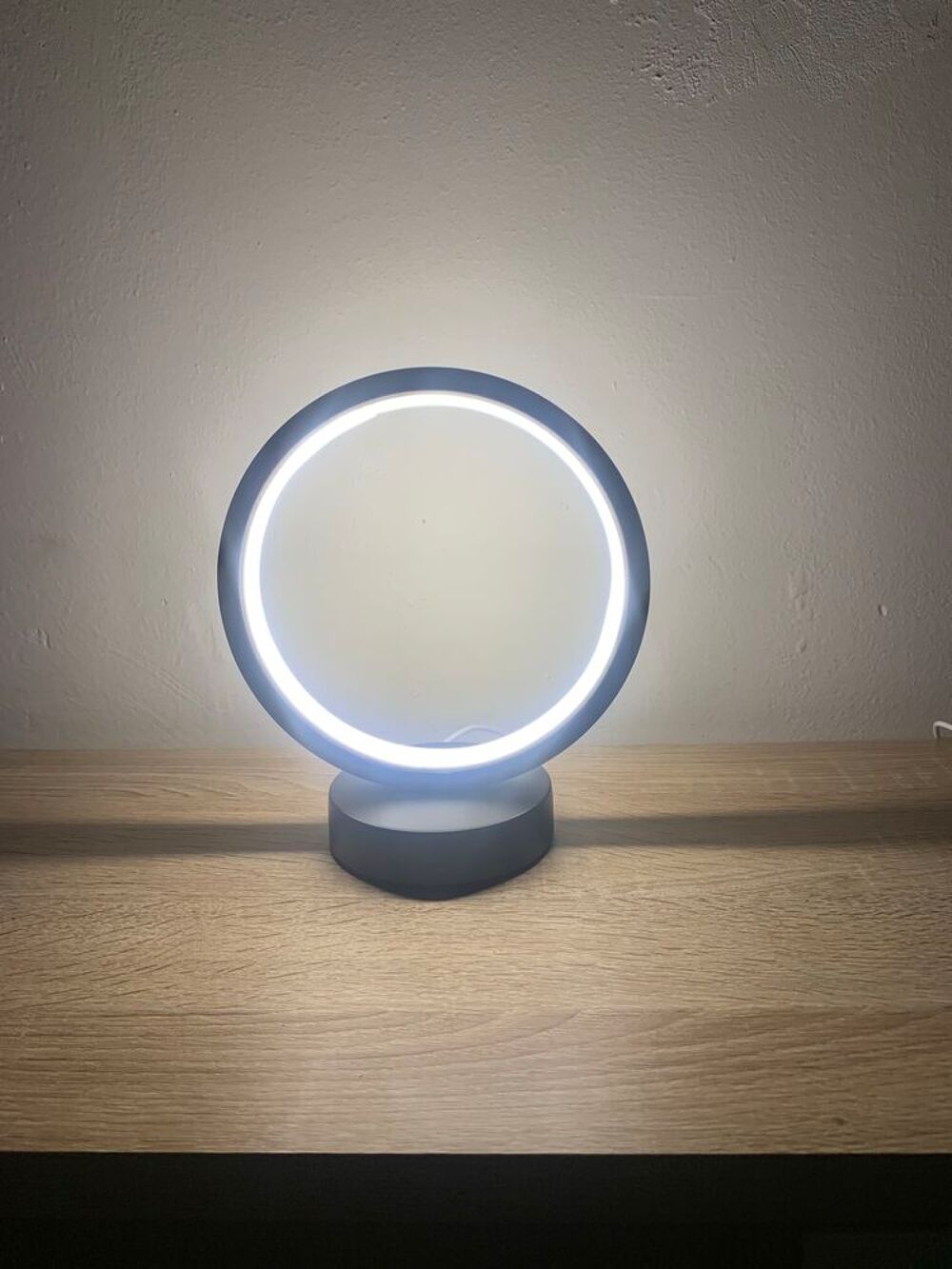 Lampe de table circulaire design Décoration
