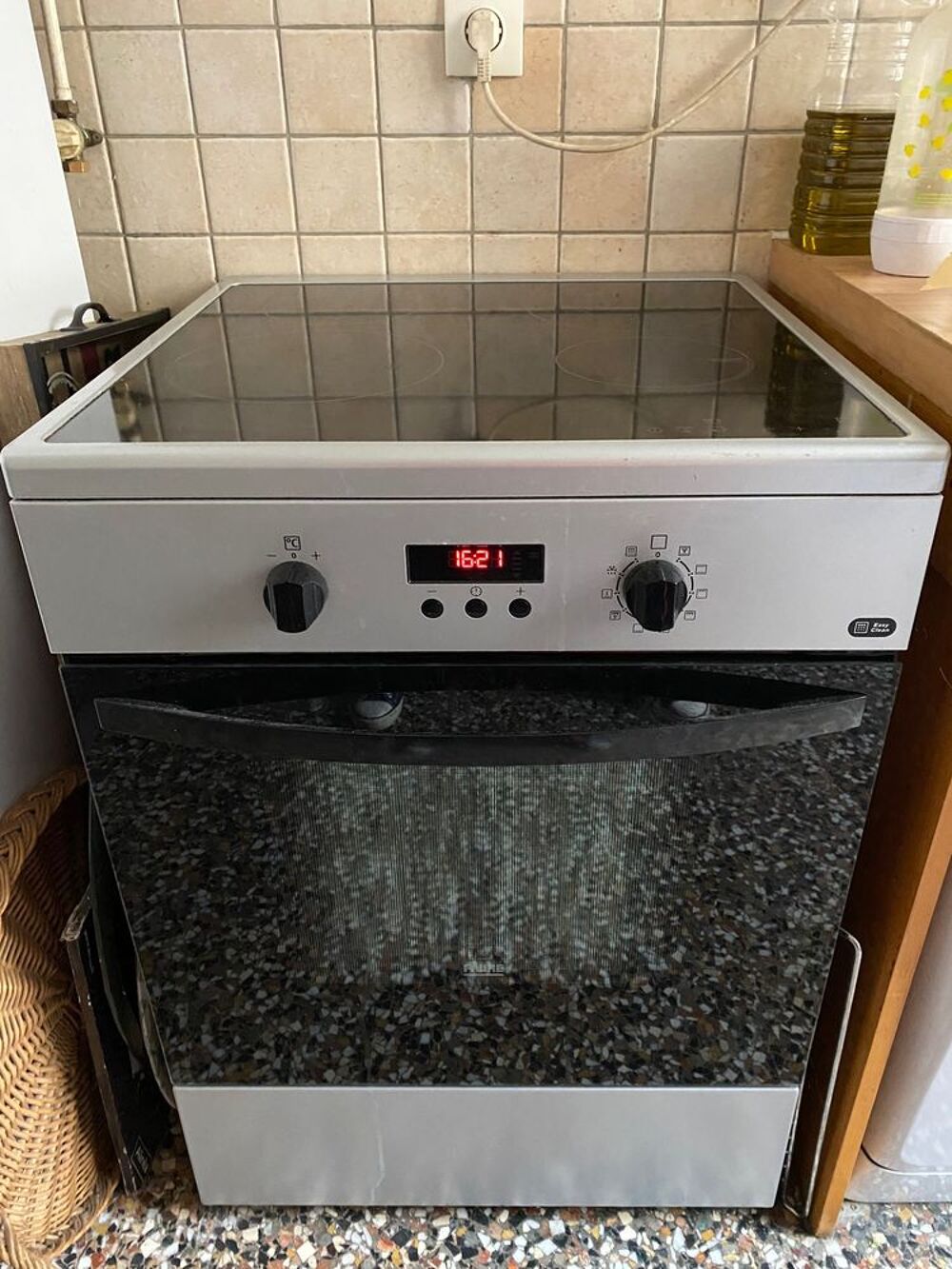 Table de cuisson induction/ four sous garantie Electroménager