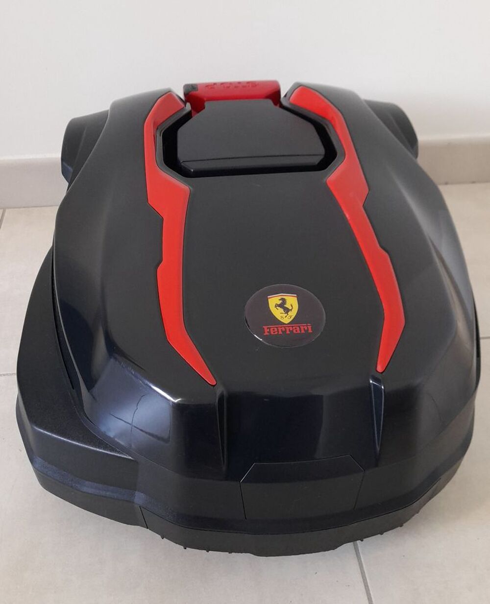 TONDEUSE robotis&eacute;e autonome FERRARI Jardin