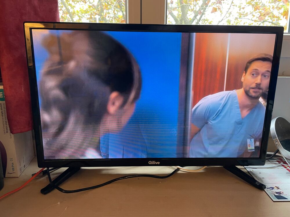Smart Tv Qilive 24" Photos/Video/TV