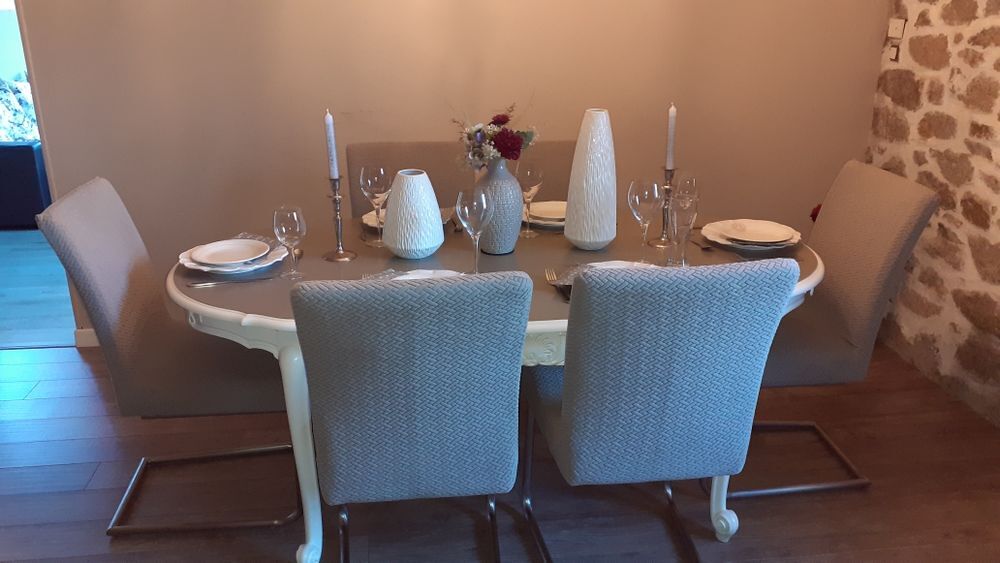 table de salle &agrave; manger relook&eacute;e sans les chaises Meubles