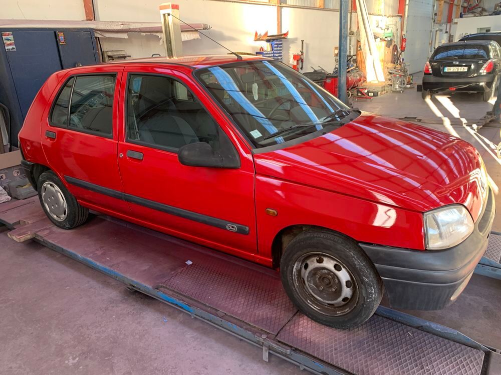 Clio 1.9 D Super Chipie 1998 occasion 44320 Saint-P&egrave;re-en-Retz