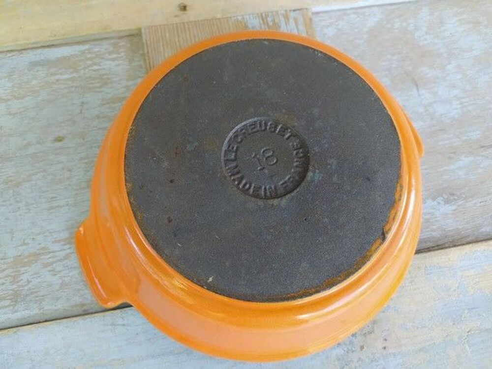 Petit Plat Rond en Fonte Le Creuset Décoration