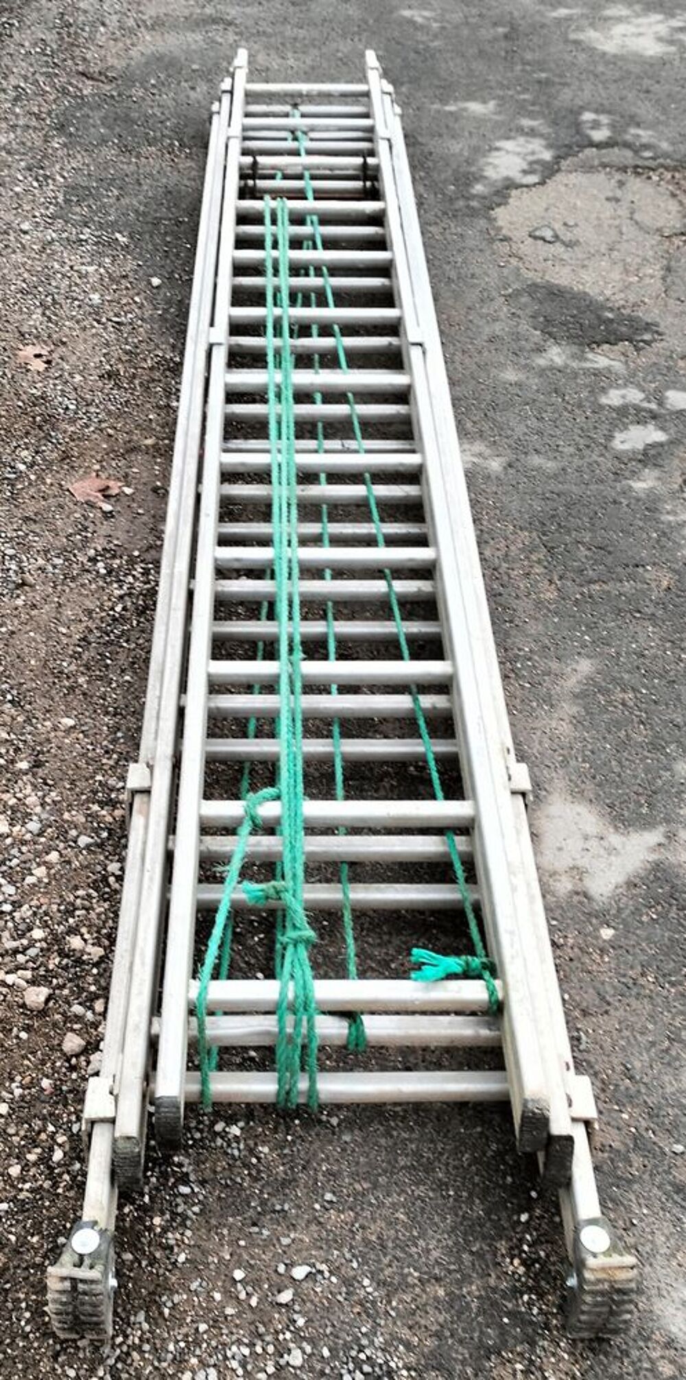 centaure Echelle coulissante &agrave; corde 3 plans 3x12 echelons Bricolage
