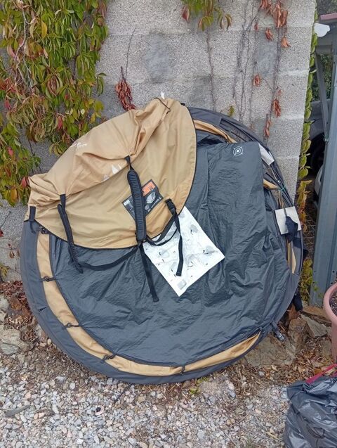 Tente 2 personnes decathlon + 2 matelas gonflables Caixas (66)