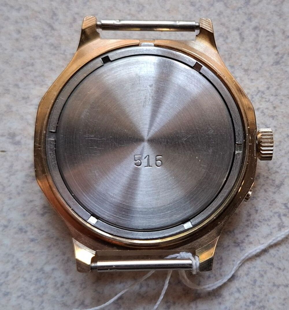 Montre dor&eacute;e Bijoux et montres