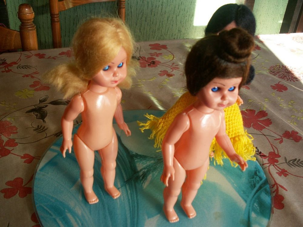 lot non dissociable de 3 poup&eacute;es anciennes CS
