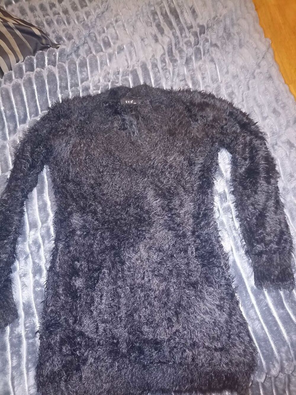 gros plastique d'habit femme du 38 au 42 robe . pulls.pantalons vestes chaussures 36 basket chaussure a talons jamais port&eacute; Vêtements