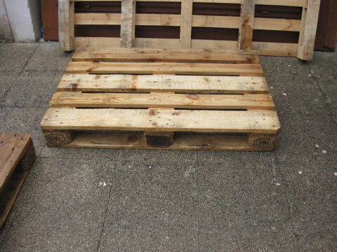  palette bois EUR dimension120X8Ocm 
7 Castres (81)