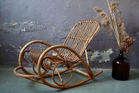 Rocking chair ou fauteuil à bascule adulte en rotin vintage 380 Wintzenheim (68)