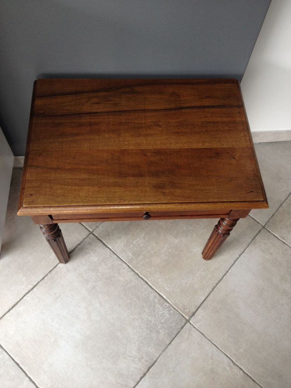 Petite table en ch&ecirc;ne Meubles