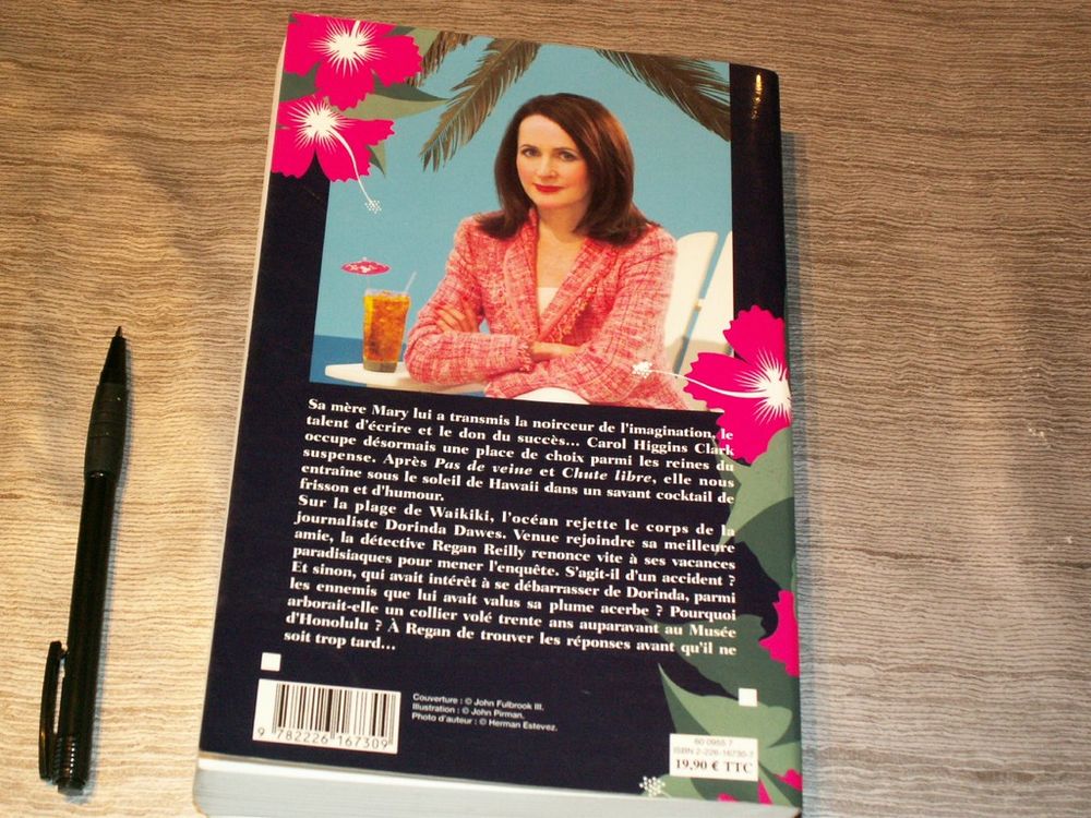 livre 'le collier vol&eacute;' de Carol Higgins Clark
Livres et BD