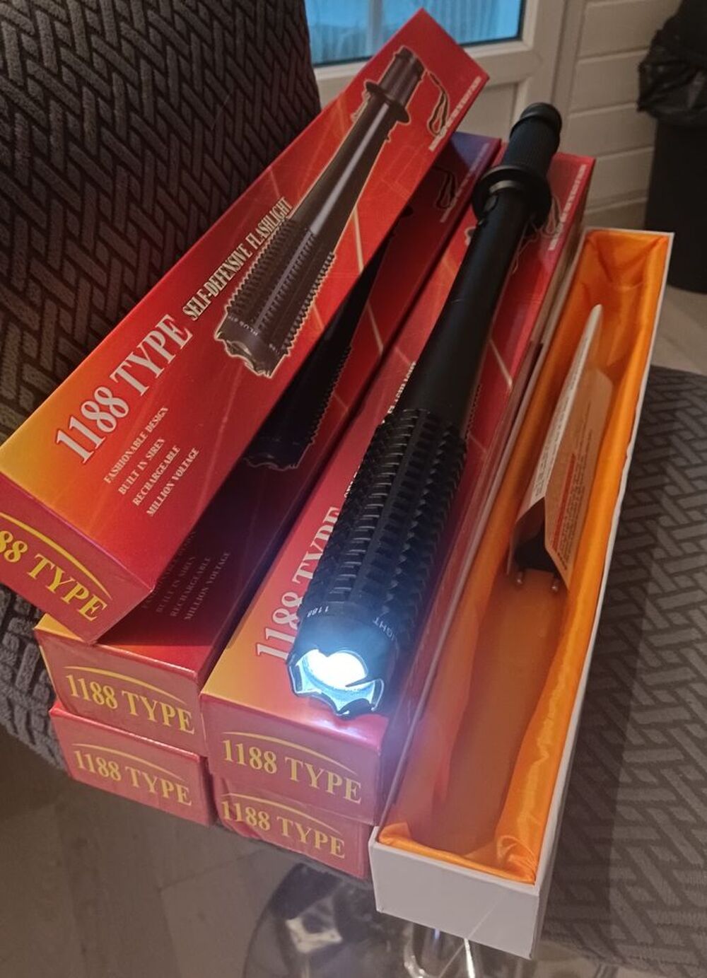 Taser tazer , protection, sef d&eacute;fense, autod&eacute;fense neuf Consoles et jeux vidéos