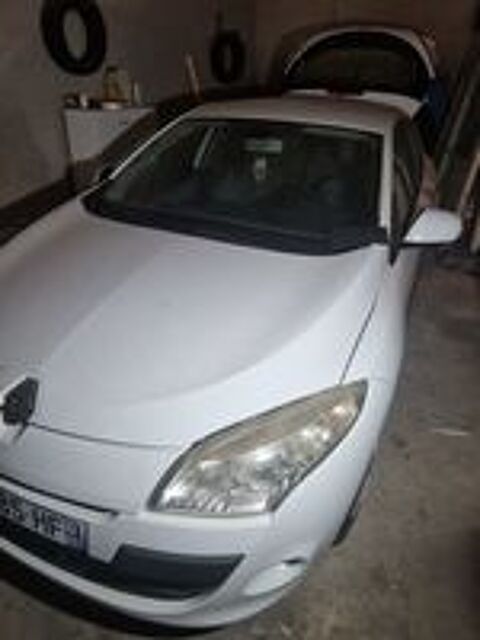 M&eacute;gane 1.4i 16V Authentique 2010 occasion 81200 Mazamet