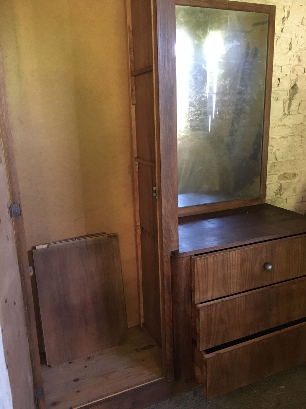 Armoire asym&eacute;trique ann&eacute;e 1950 environ Meubles