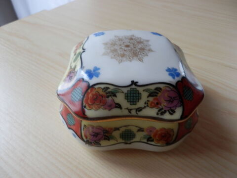 boite carr�e en porcelaine 15 Caen (14)