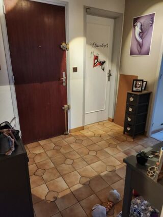  Appartement à louer 4 pièces 100 m²