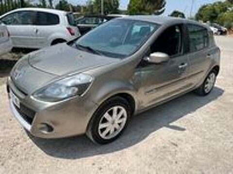 Clio III Clio 1.5 dCi 85 eco2 Extr&ecirc;me Fonc&eacute;e Clim 2009 occasion 31380 Garidech
