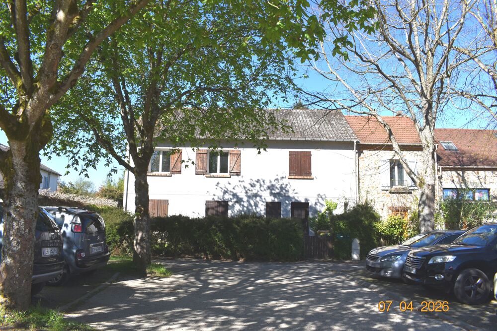 Location Appartement GRAND F2 SAINT FORGET LE MESNIL SEVIN 64 m2 avec jardinet Saint-forget