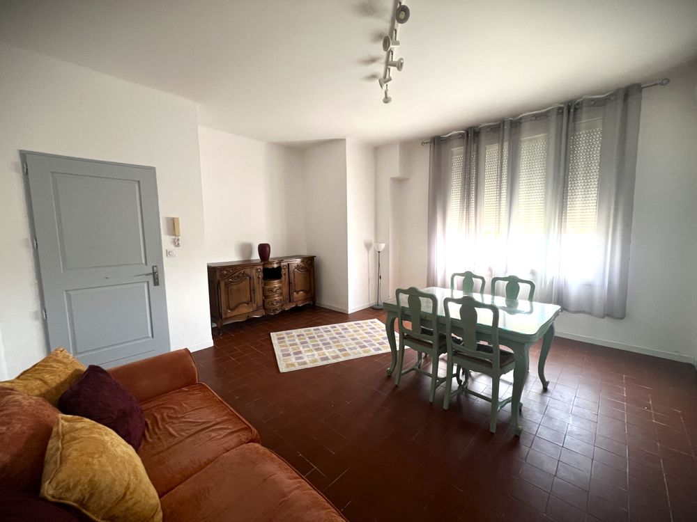 Location Appartement 3 pièces, meublé, clair, calme, entièrement rénové - 77 m² - Carpentras