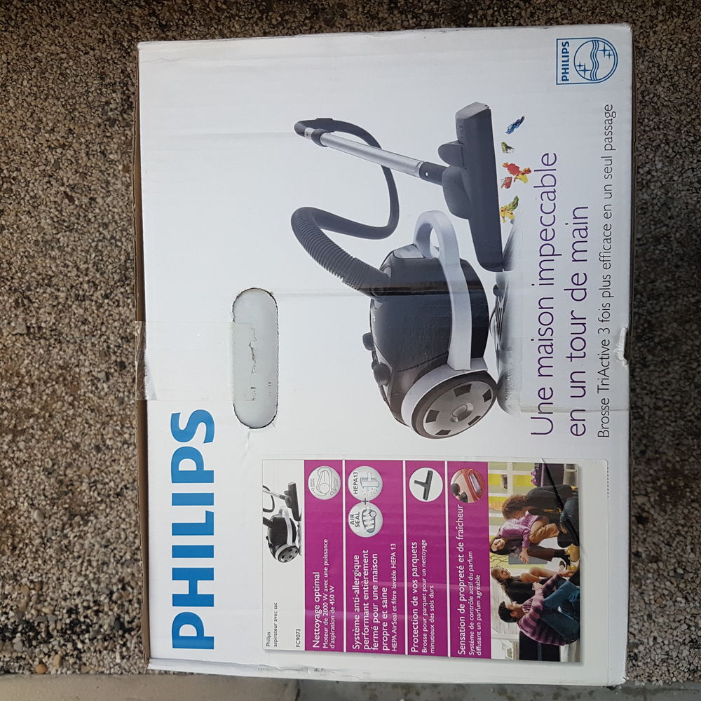 Aspirateur Phillips 2000 w neuf. Electroménager