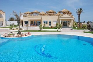  H�tel Particulier � vendre 15 + pi�ces 3100 m� Bekalta, tunisie