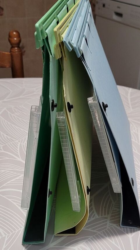  Lot de 40 dossiers suspendus latraux 22 Cestas (33)