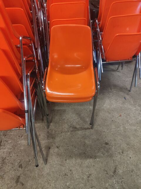 50 chaises coques oranges 100 L�ves (28)