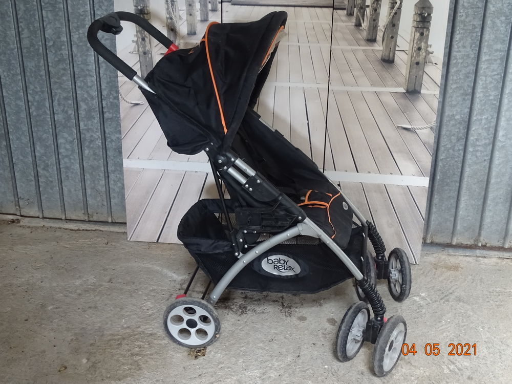 Poussette enfant Pu�riculture