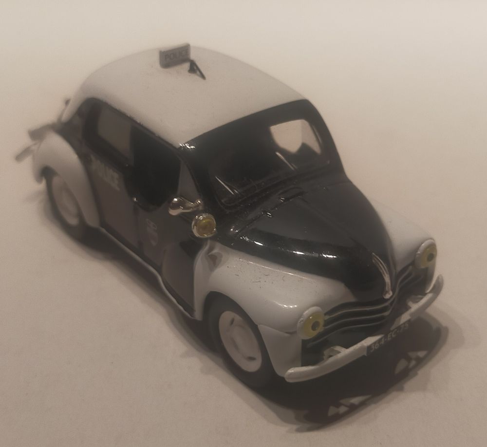 miniature Renault 4cv Pie NOREV au 1/43e
Jeux / jouets