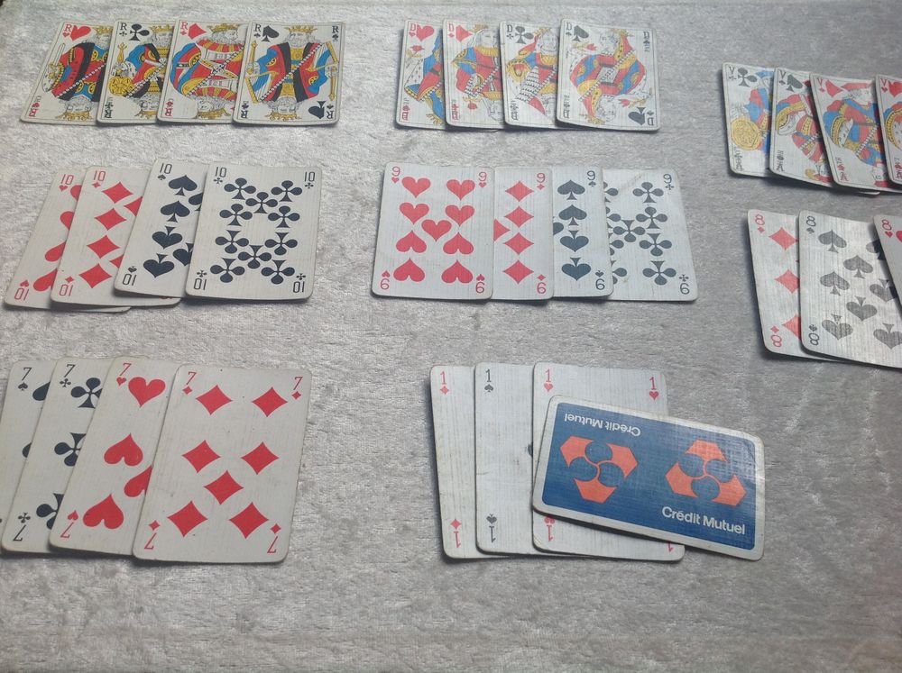 JEU DE 32 CARTES PUBLICITAIRE CR&Eacute;DIT MUTUEL VINTAGE
Jeux / jouets