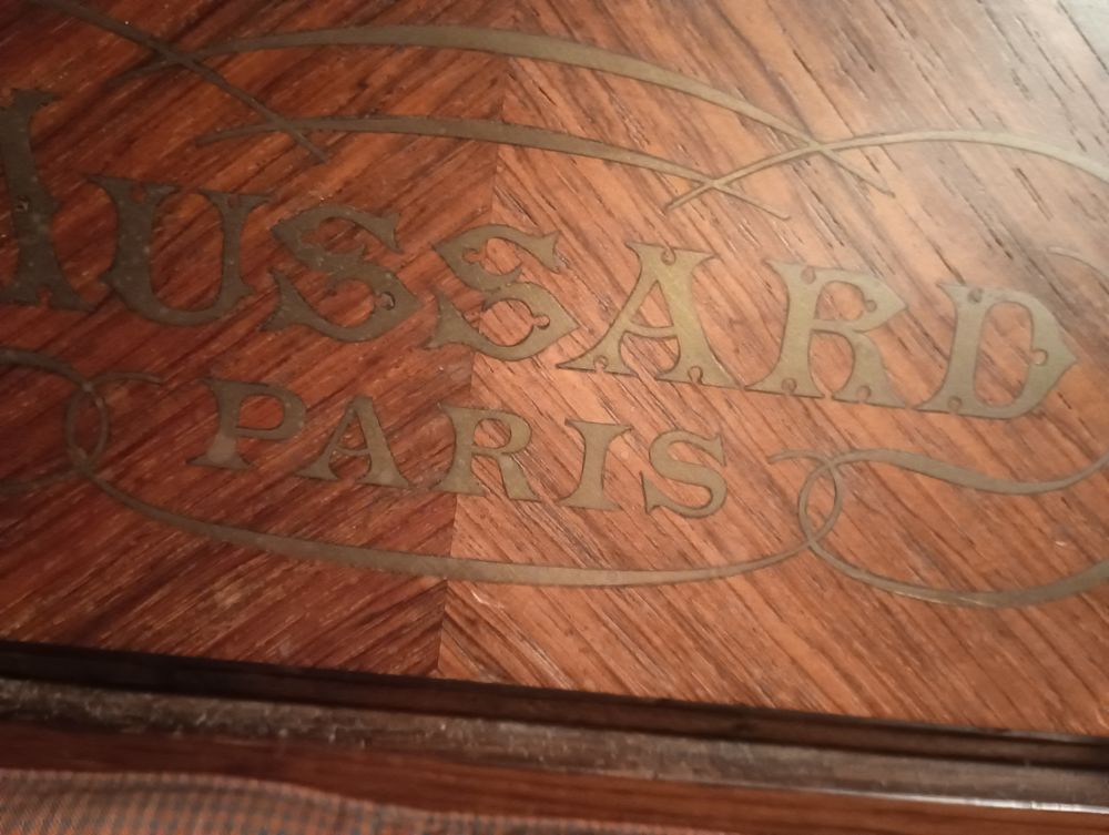 ANCIEN PIANO DE MARQUE MUSSARD PARIS
Instruments de musique