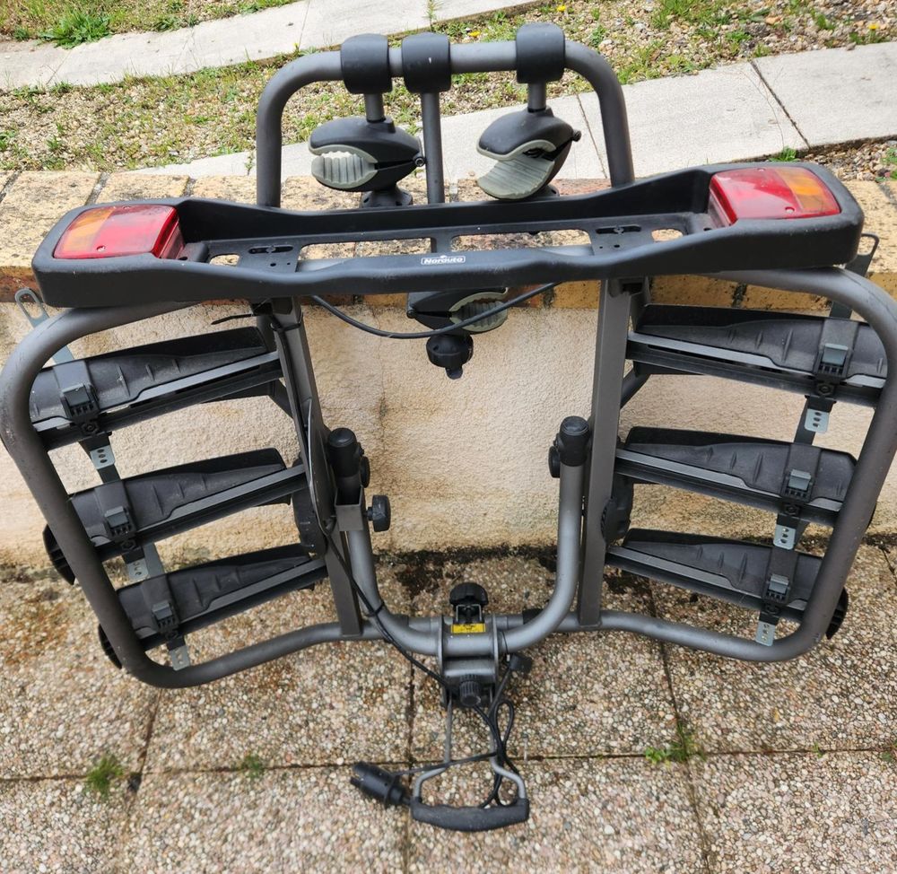 Porte v&eacute;los &agrave; fixer sur boule d'attelage / PRIX EN BAISSE Vélos