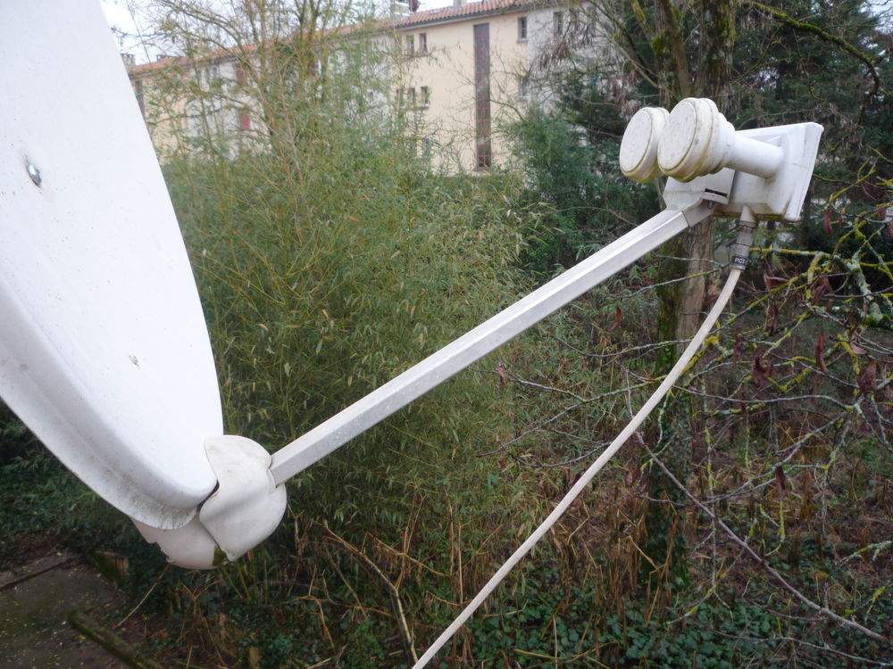 Parabole avec fixation et c&acirc;ble Bricolage