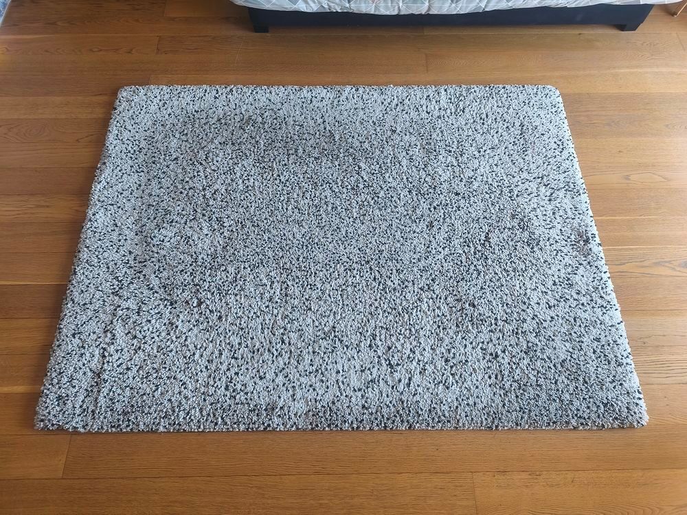 Tapis Ikea mod&egrave;le Vindum blanc et noir
Décoration