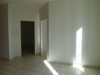  Appartement à louer 3 pièces 55 m²