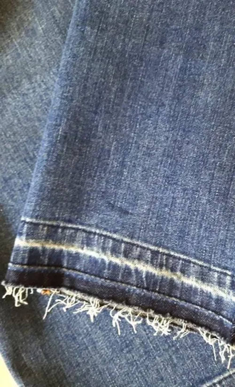 Beau pantacourt jean cama&iuml;eu T 42 - pas port&eacute; Vêtements