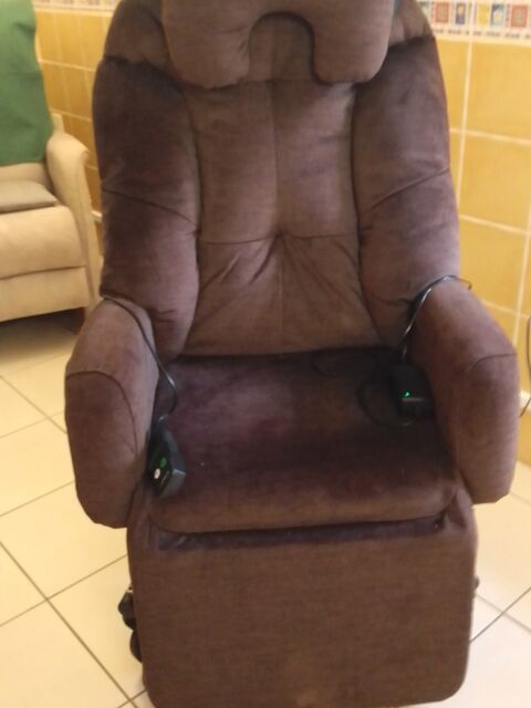 Fauteuil relax tissu marron avec télécommande Raissac-d'Aude (11)