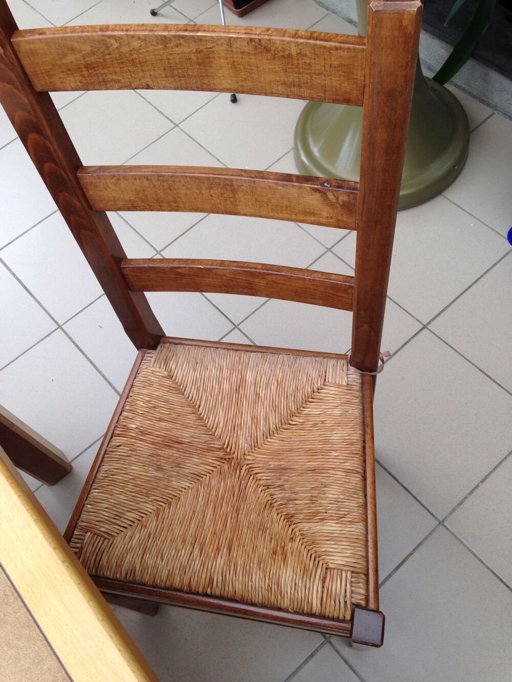 table de cuisine et ses 4 chaises en TBEG Meubles