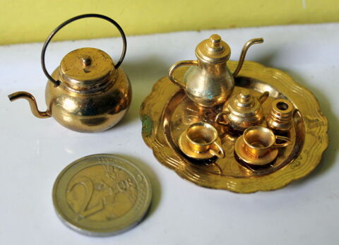 Dinette en laiton miniature pour maison de poup�e 15 Issy-les-Moulineaux (92)