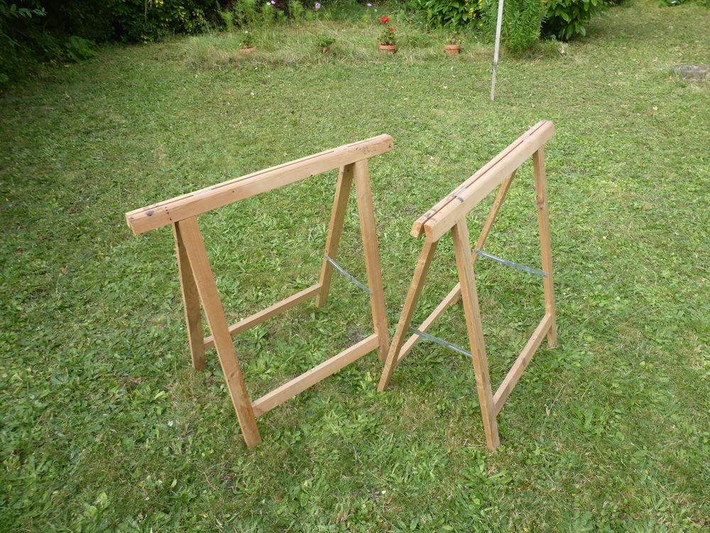 2 TRETAUX PLIANTS EN BOIS Bricolage