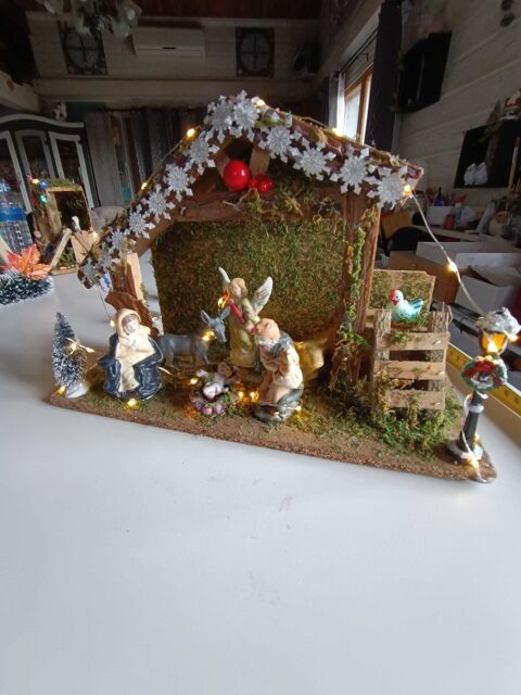 Cr�che artisanale �clair�e avec led 25 Romange (39)