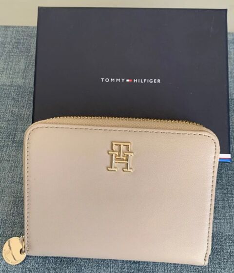 Portefeuille Cuir Tommy Hilfiger 65 Charmeil (03)