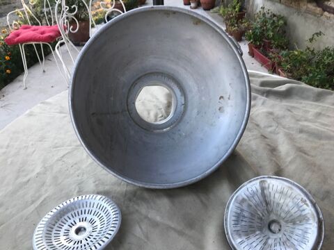 Entonnoir � lait d'autrefois 25 Mottier (38)