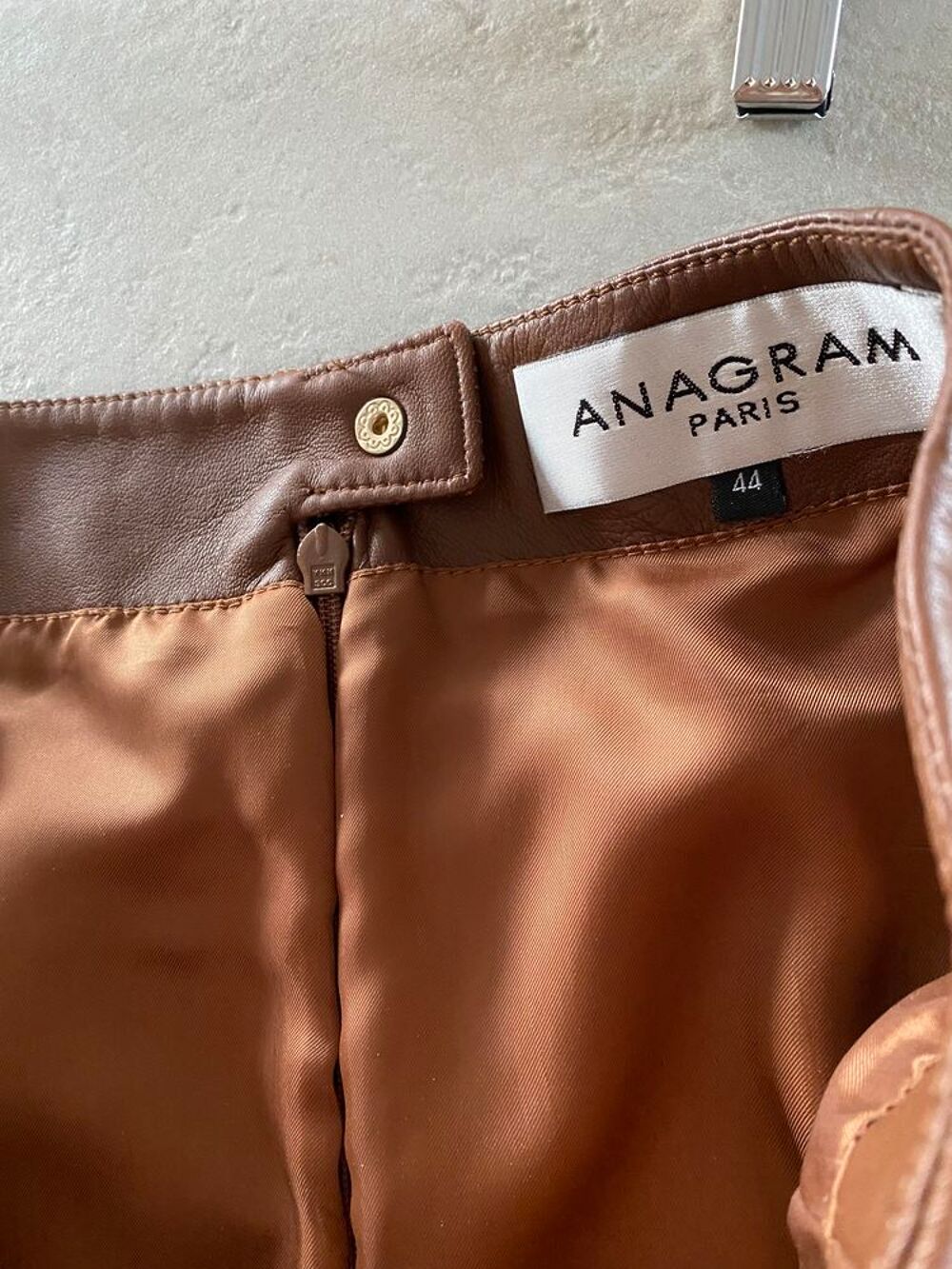 Jupe cuir neuve Vêtements